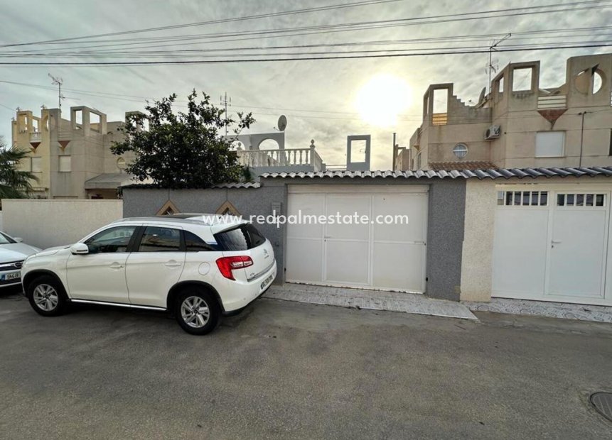 Resale - Quad Villa -
Torrevieja