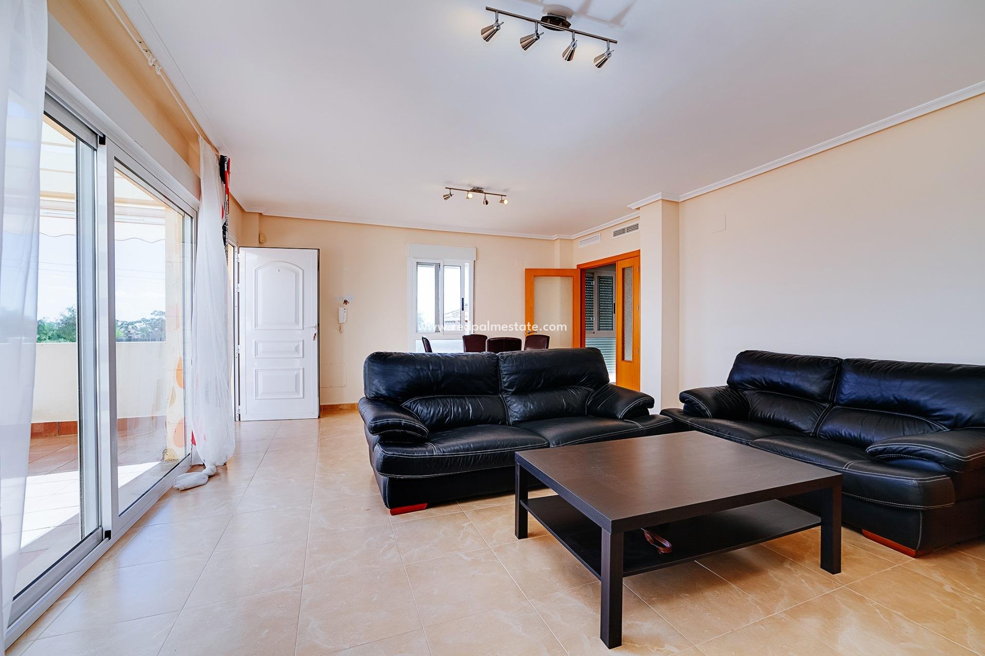 Resale - Semi Detached -
Montesinos - La Herada