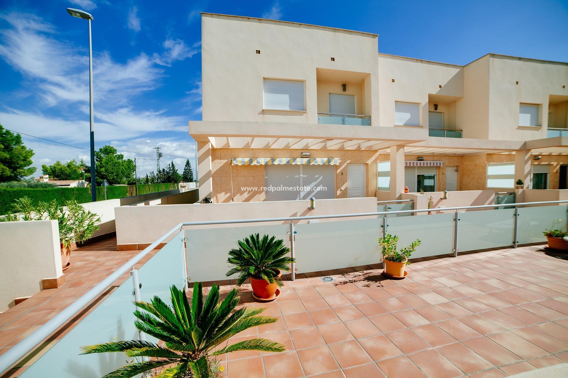 Resale - Semi Detached -
Montesinos - La Herada