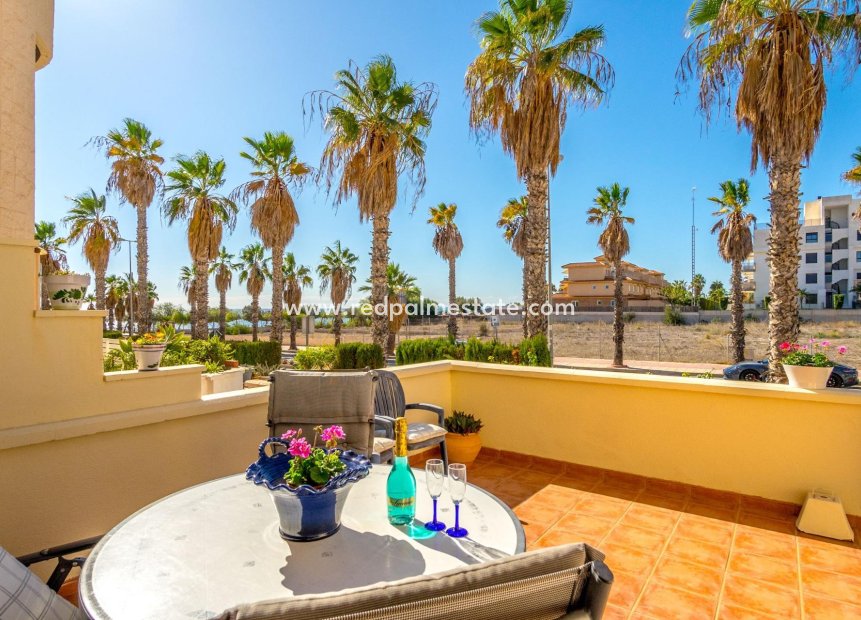 Resale - Terraced house -
Orihuela Costa - Cabo Roig