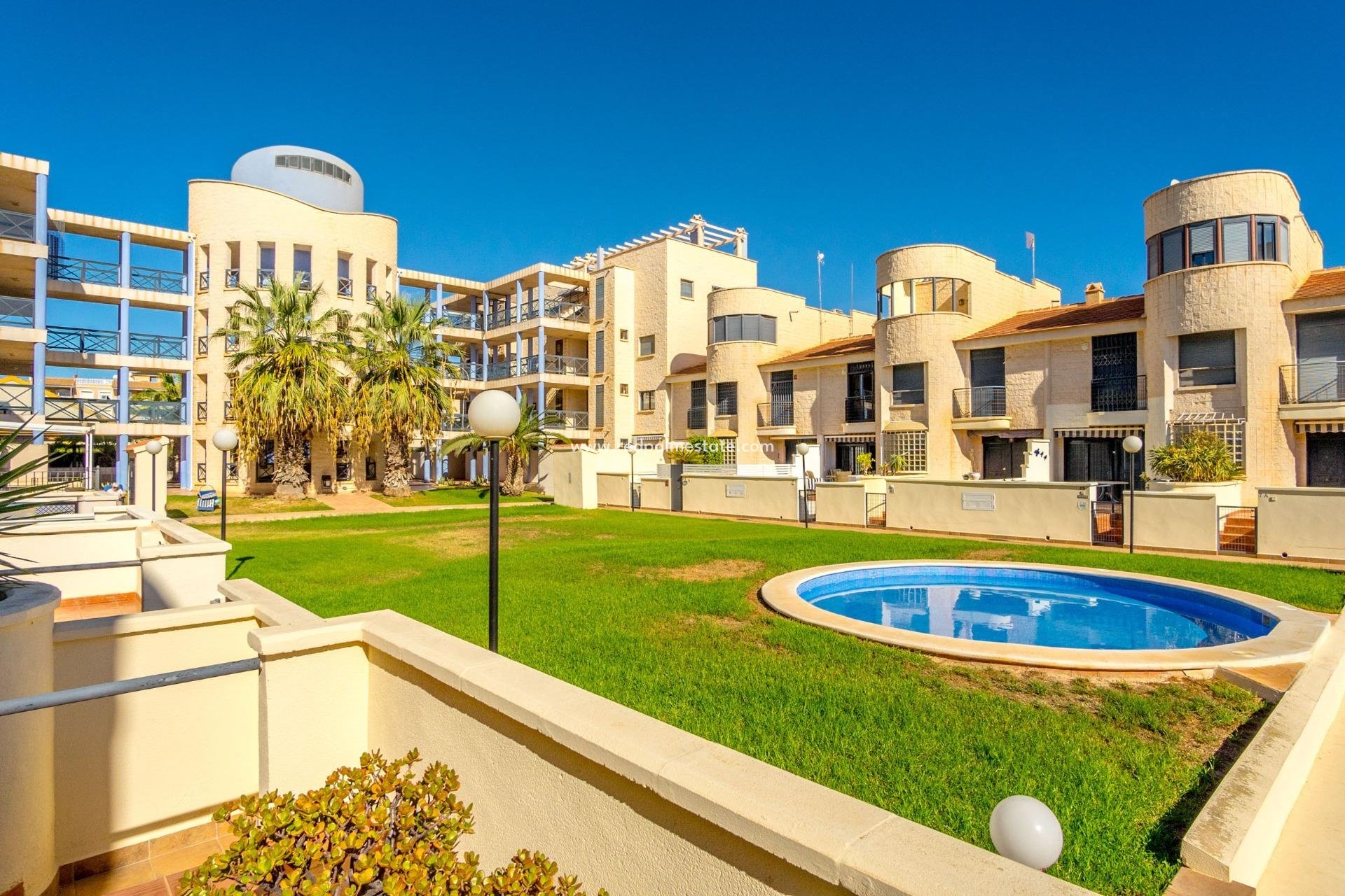 Resale - Terraced house -
Orihuela Costa - Cabo Roig