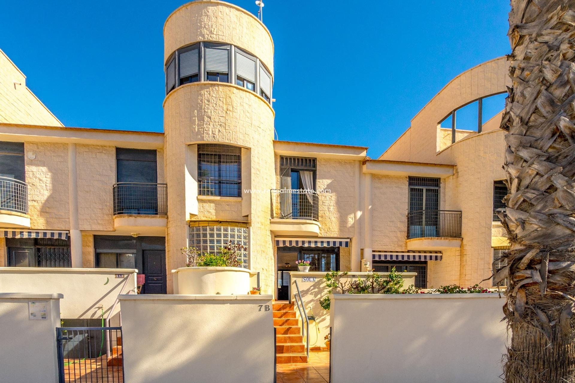 Resale - Terraced house -
Orihuela Costa - Cabo Roig