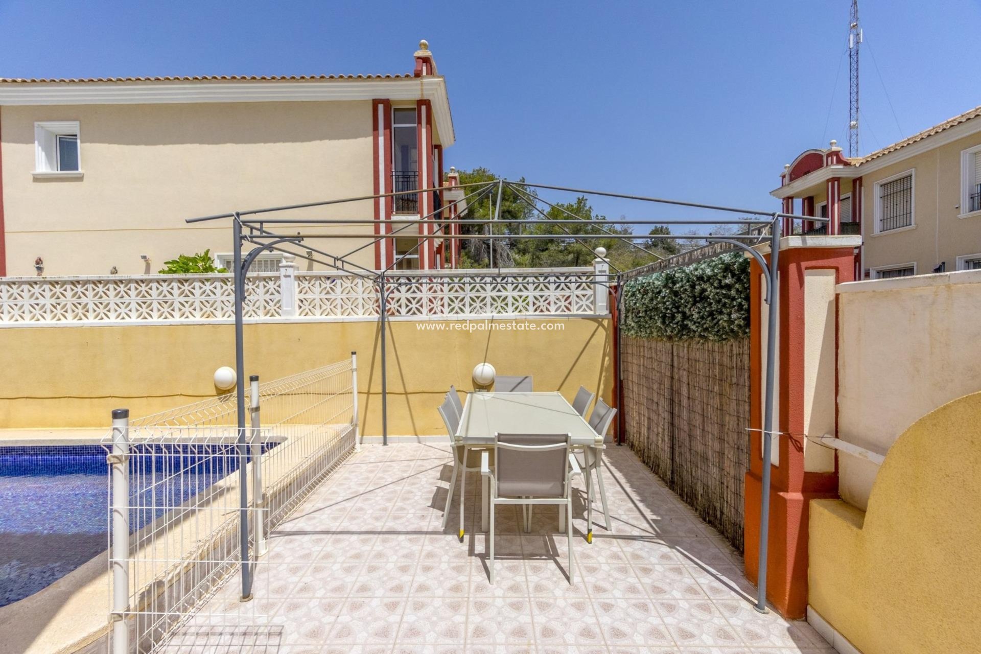 Resale - Terraced house -
Orihuela Costa - Campoamor