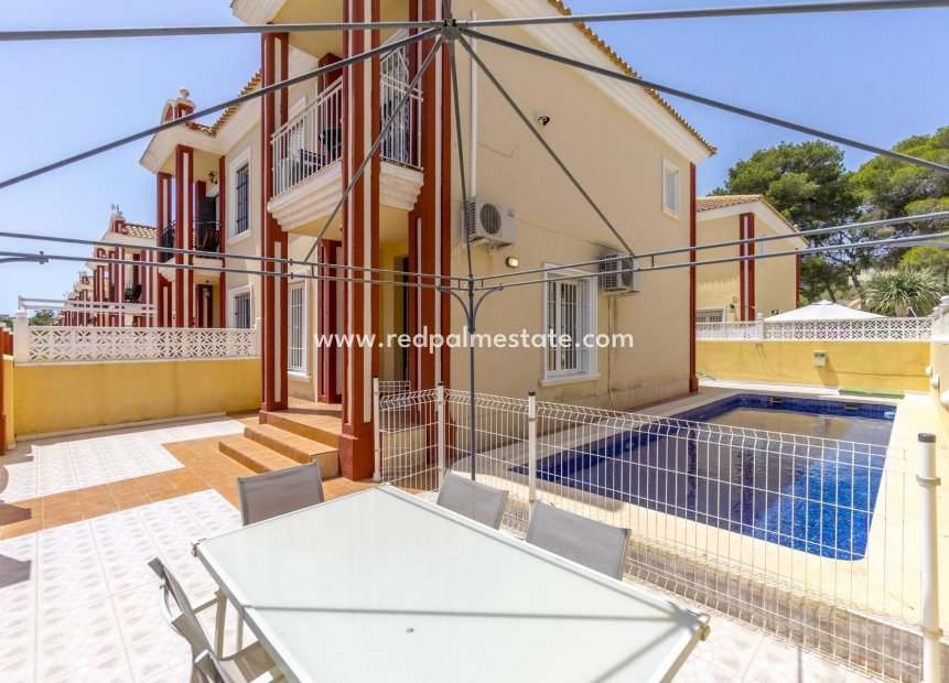 Resale - Terraced house -
Orihuela Costa - Campoamor