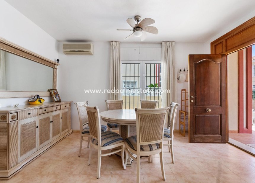 Resale - Terraced house -
Orihuela Costa - Campoamor