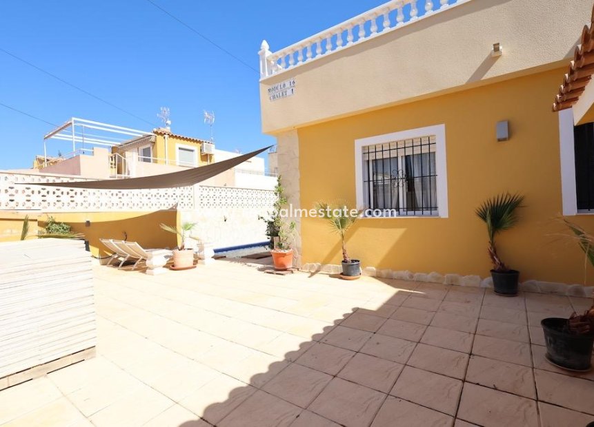 Resale - Terraced house -
Orihuela Costa - Lomas de Cabo Roig