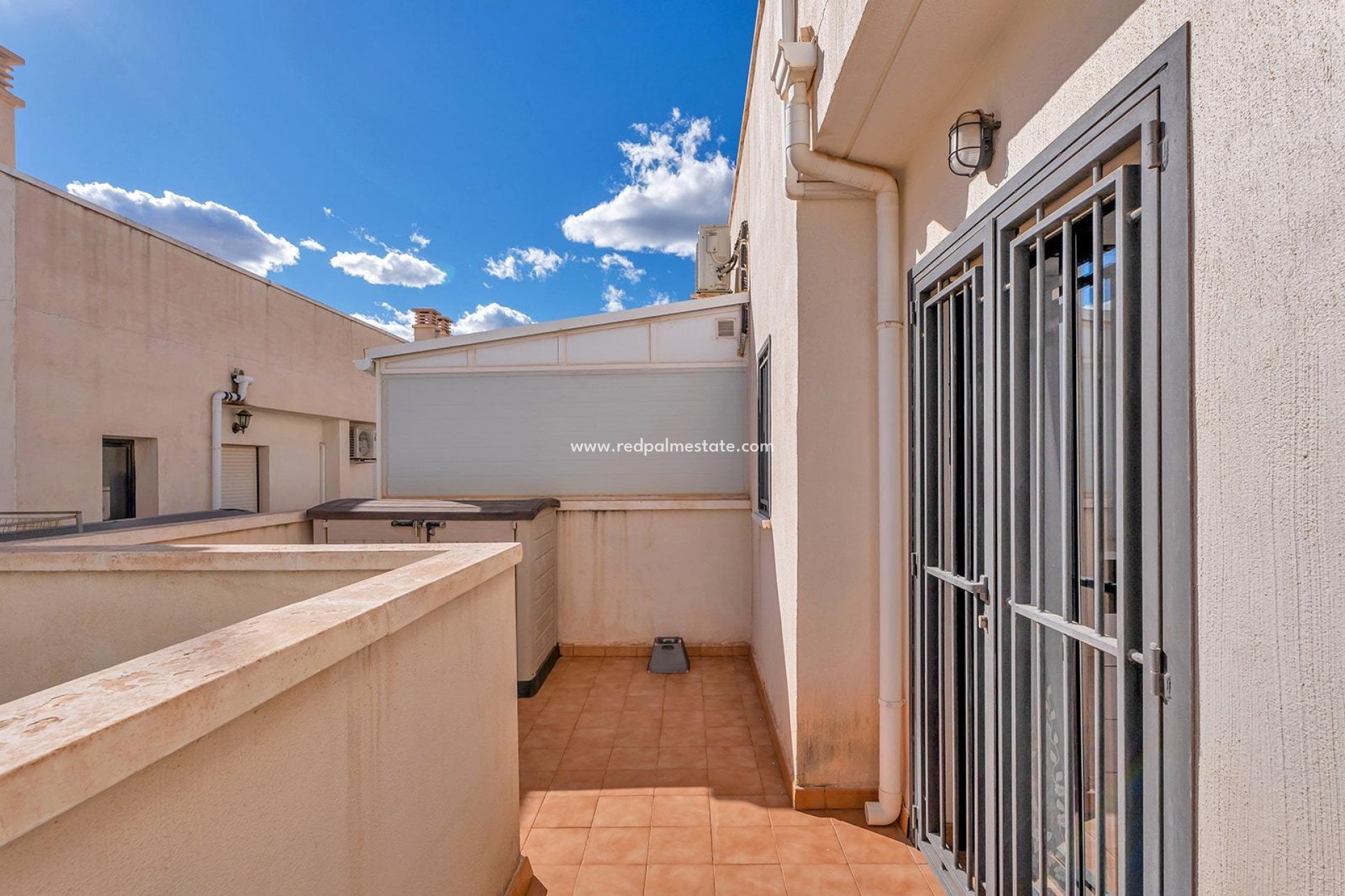 Resale - Terraced house -
Orihuela Costa - Los Dolses