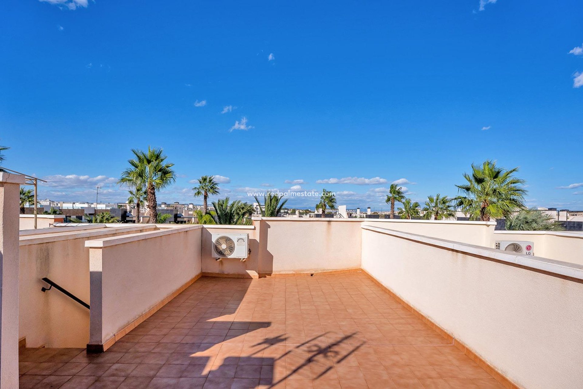 Resale - Terraced house -
Orihuela Costa - Los Dolses