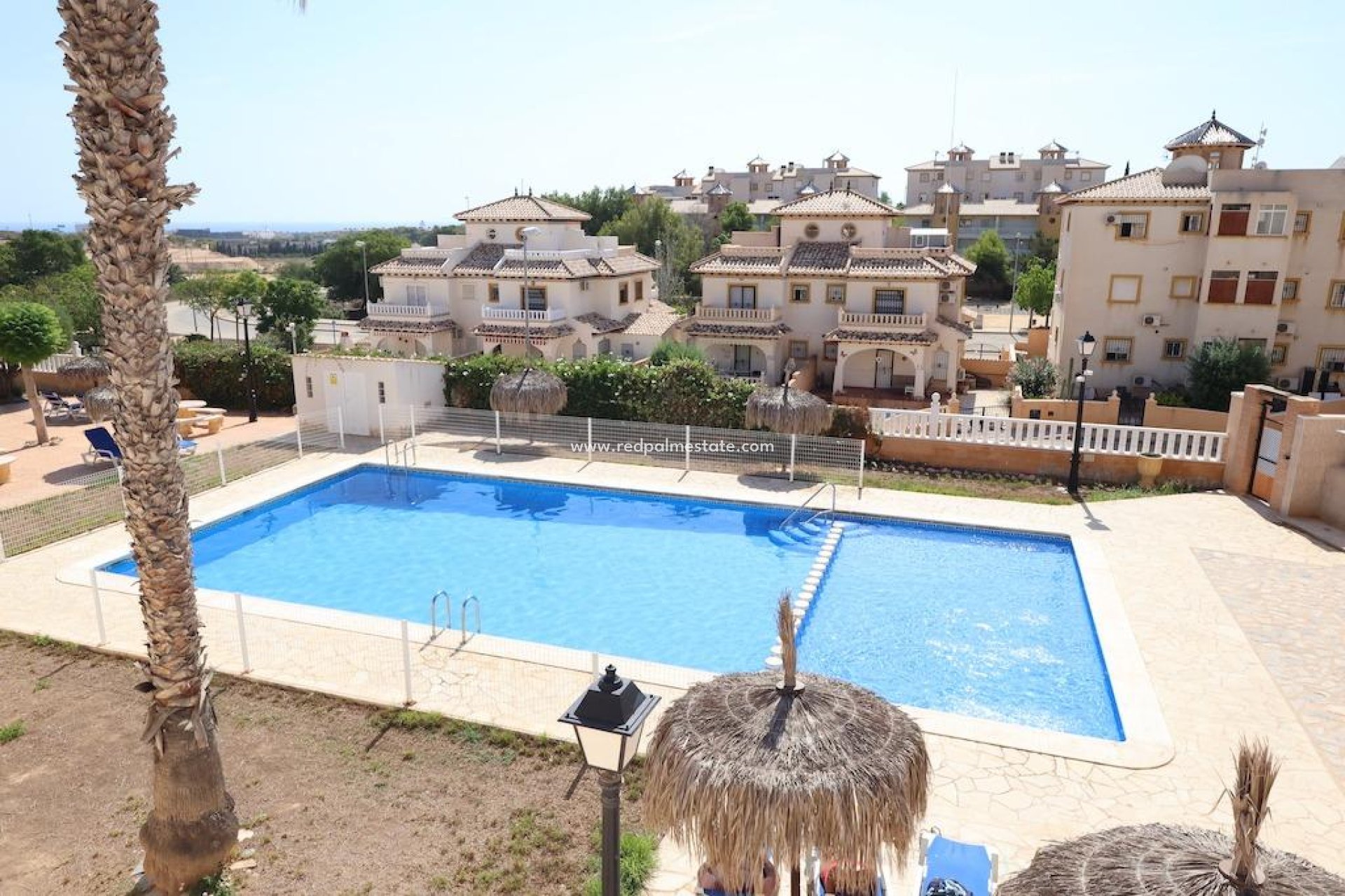 Resale - Terraced house -
Orihuela Costa - Montezenia