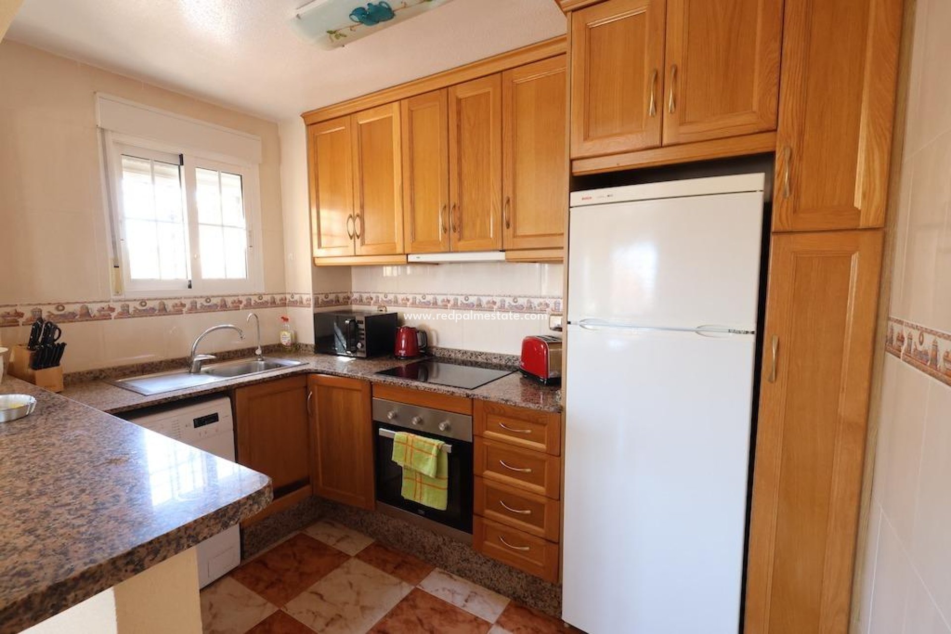 Resale - Terraced house -
Orihuela Costa - Montezenia