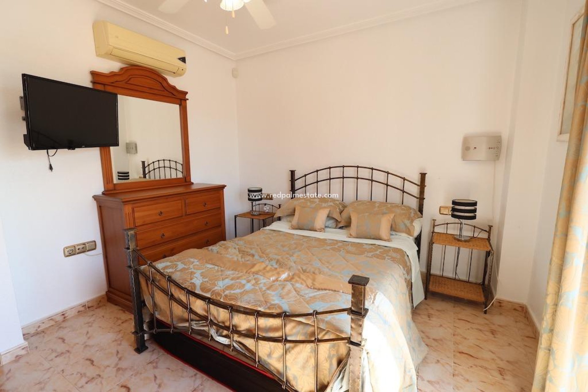 Resale - Terraced house -
Orihuela Costa - Montezenia