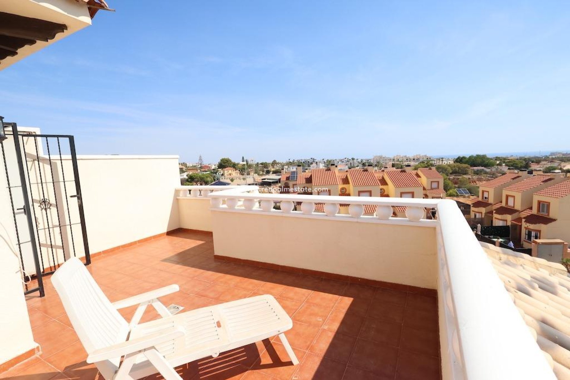 Resale - Terraced house -
Orihuela Costa - Montezenia