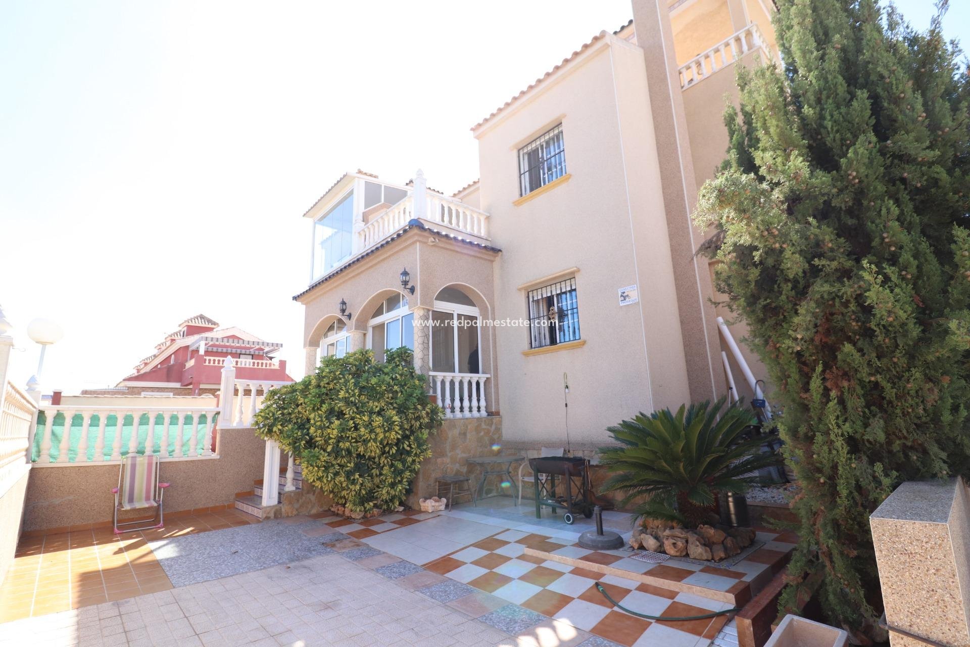 Resale - Terraced house -
Orihuela Costa - PAU 26