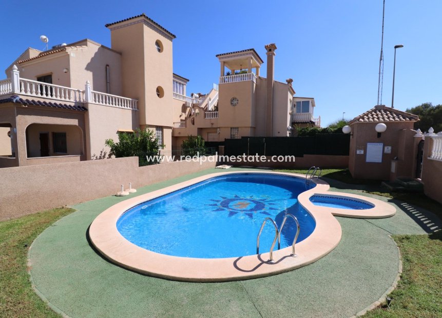 Resale - Terraced house -
Orihuela Costa - PAU 26