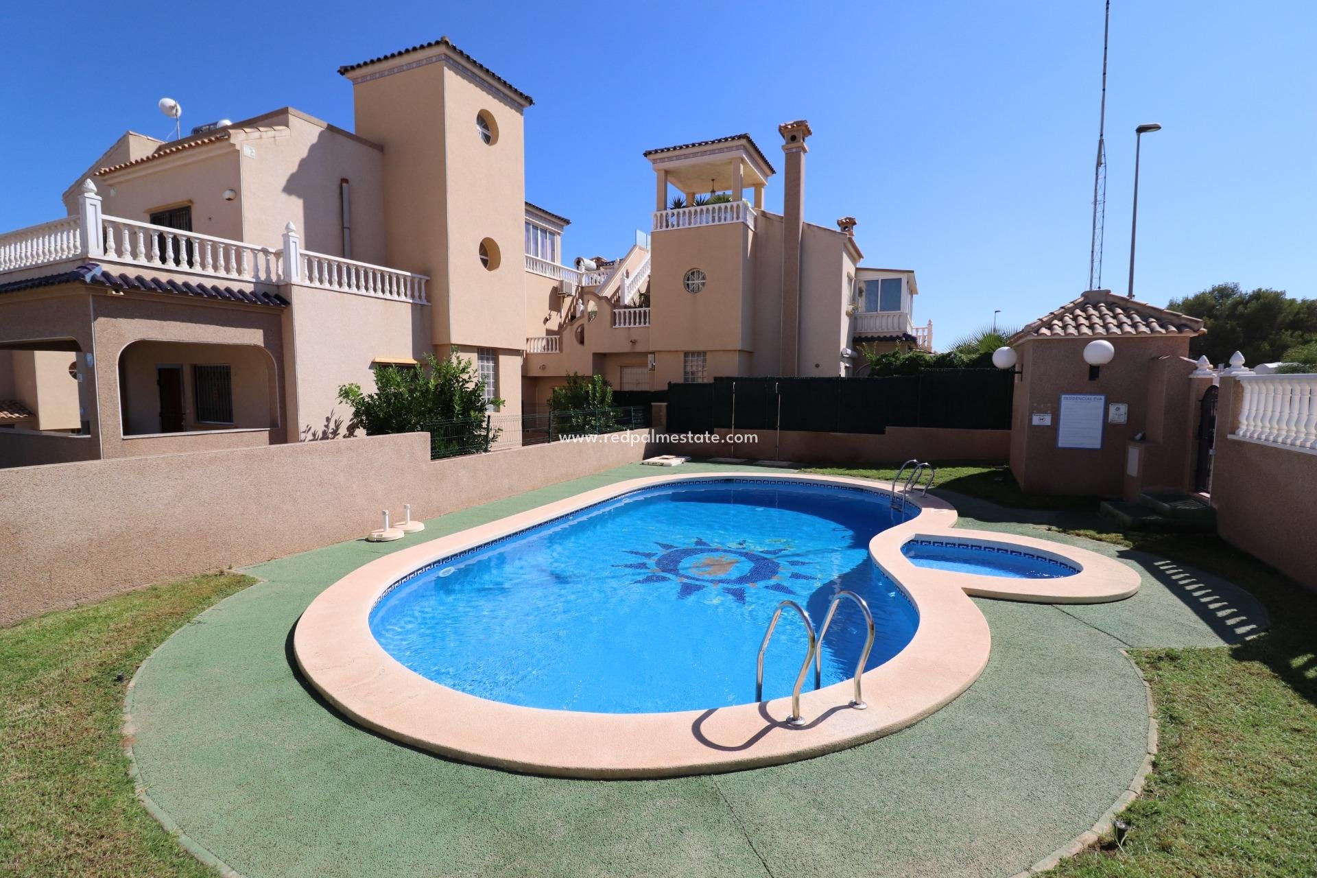 Resale - Terraced house -
Orihuela Costa - PAU 26