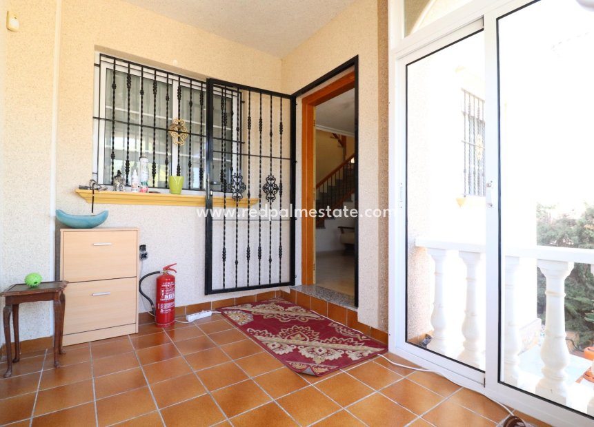 Resale - Terraced house -
Orihuela Costa - PAU 26