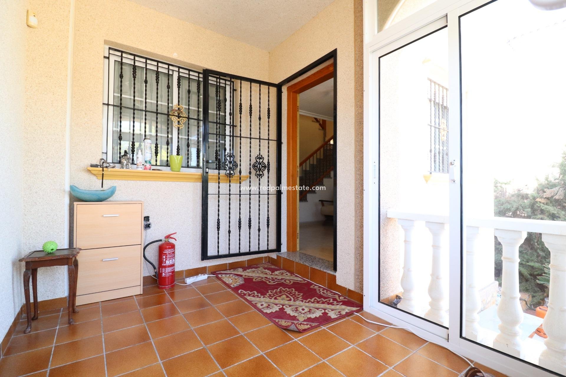 Resale - Terraced house -
Orihuela Costa - PAU 26