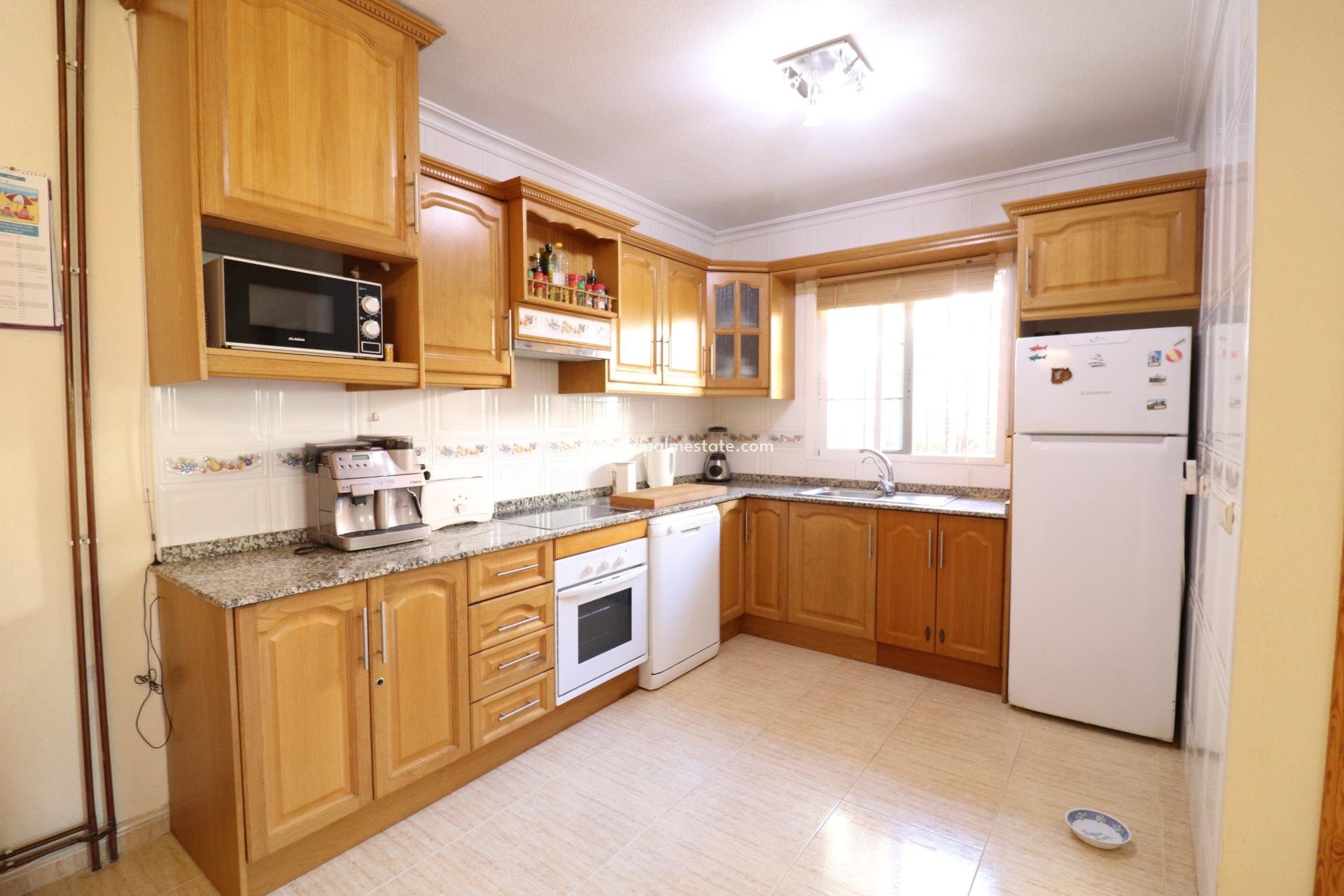 Resale - Terraced house -
Orihuela Costa - PAU 26