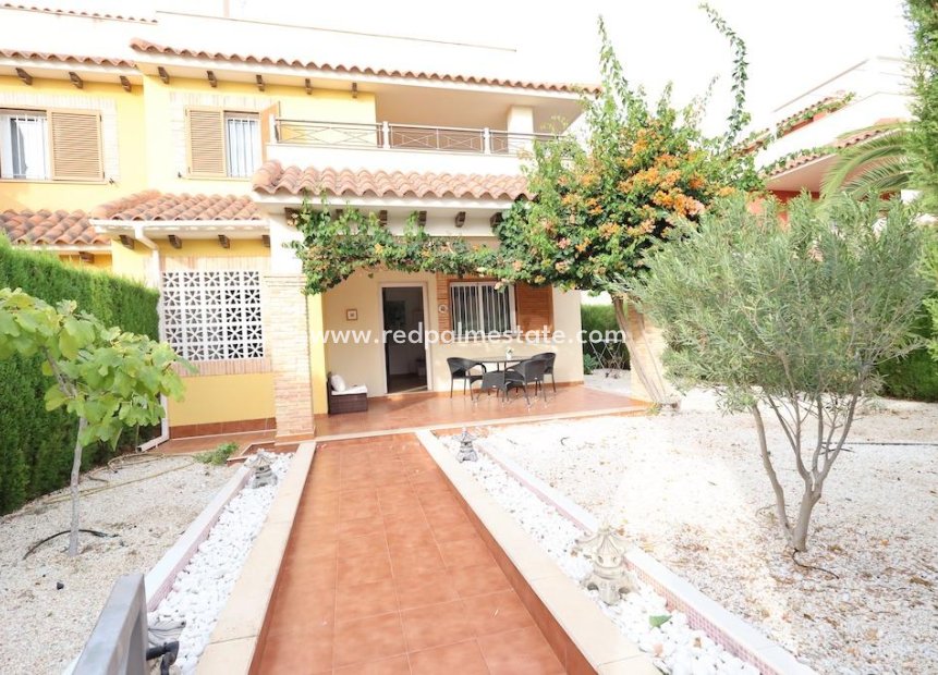 Resale - Terraced house -
Orihuela Costa - Punta Prima