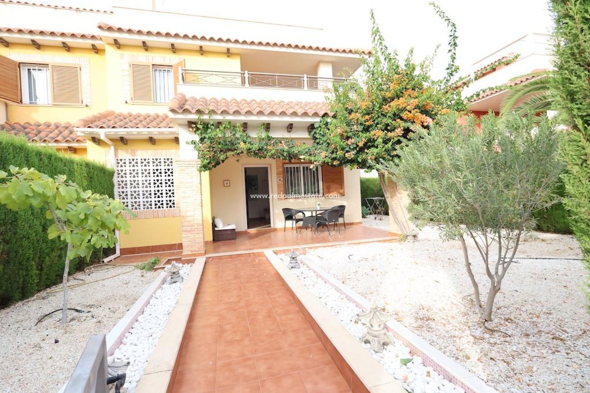 Resale - Terraced house -
Orihuela Costa - Punta Prima