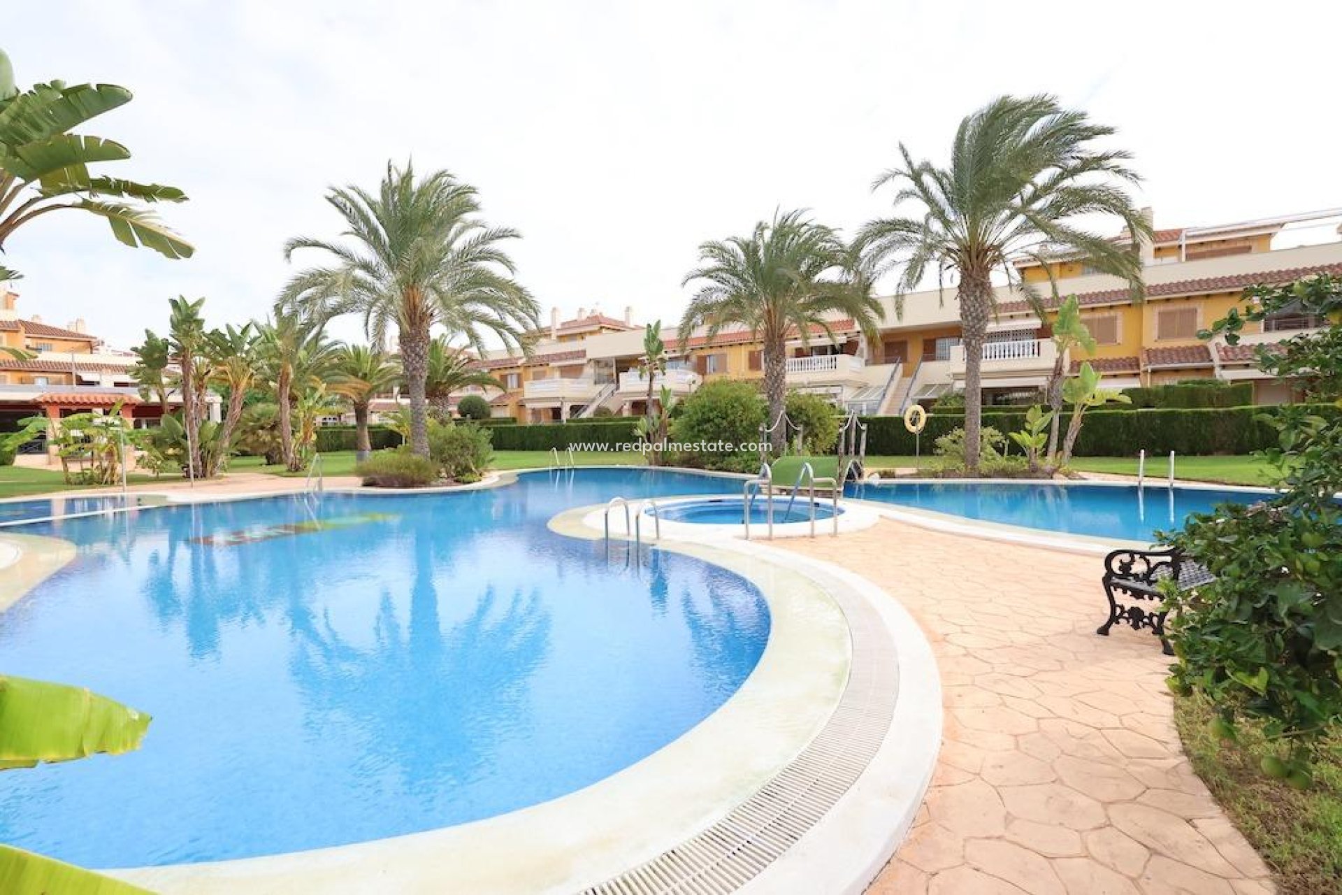 Resale - Terraced house -
Orihuela Costa - Punta Prima