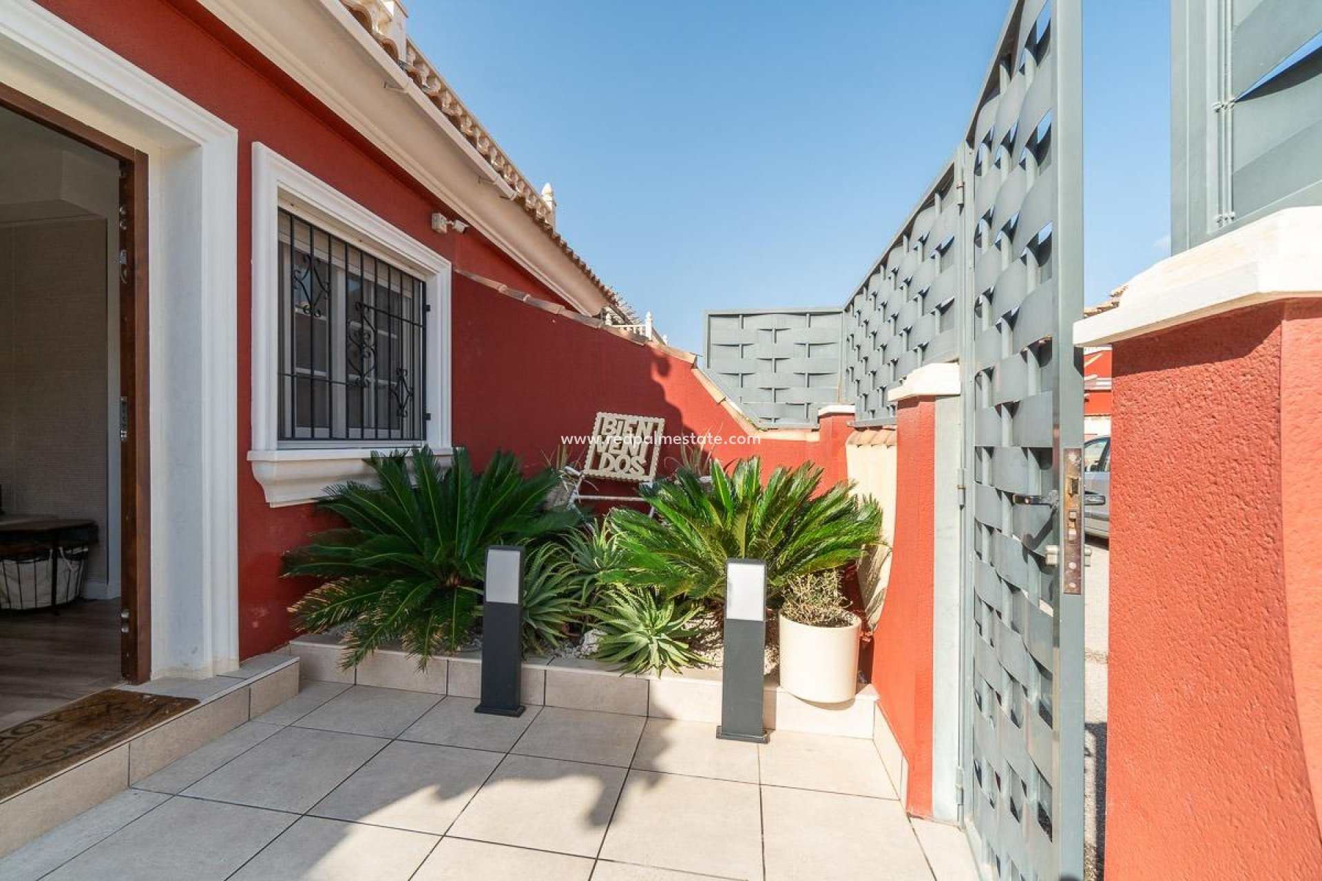 Resale - Terraced house -
Orihuela Costa - Villamartín