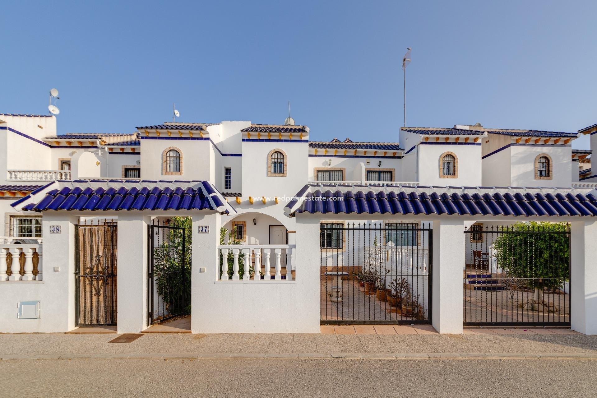 Resale - Terraced house -
Orihuela - Urbanización Perla del Mar