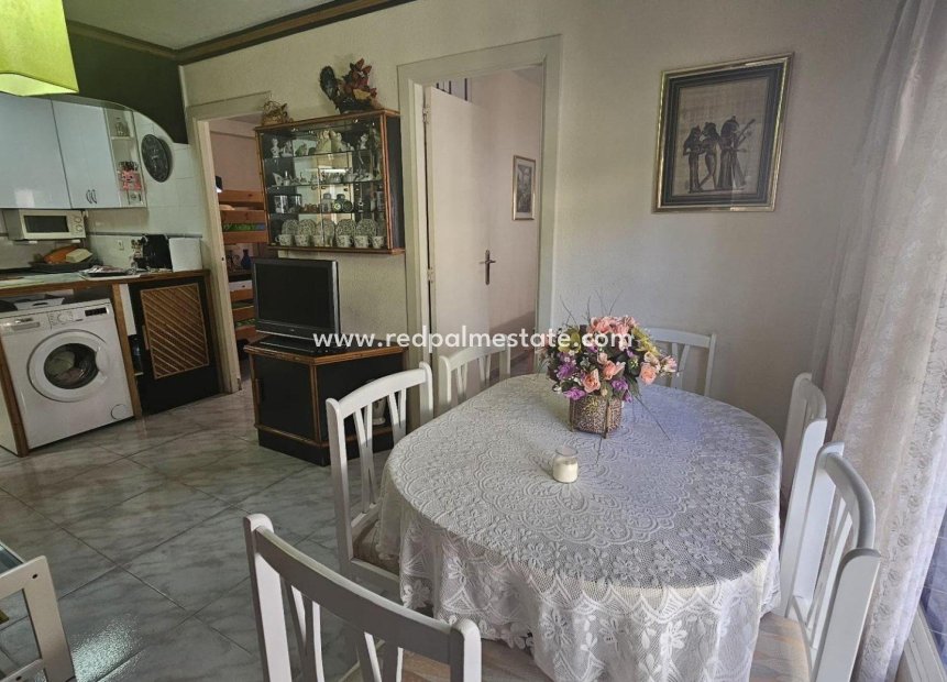 Resale - Terraced house -
Torrevieja - Doña ines