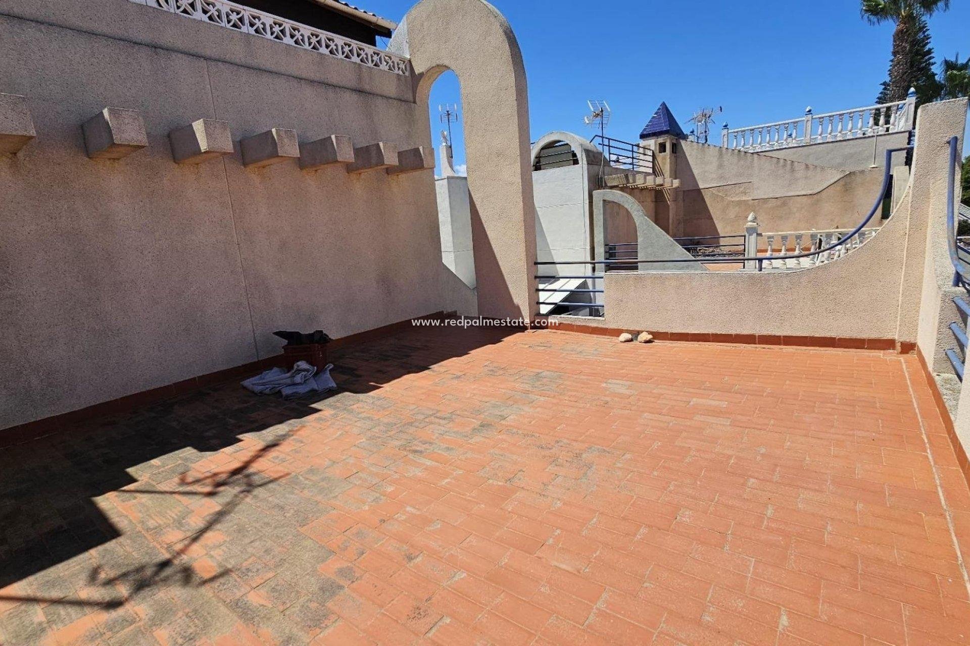 Resale - Terraced house -
Torrevieja - Doña ines