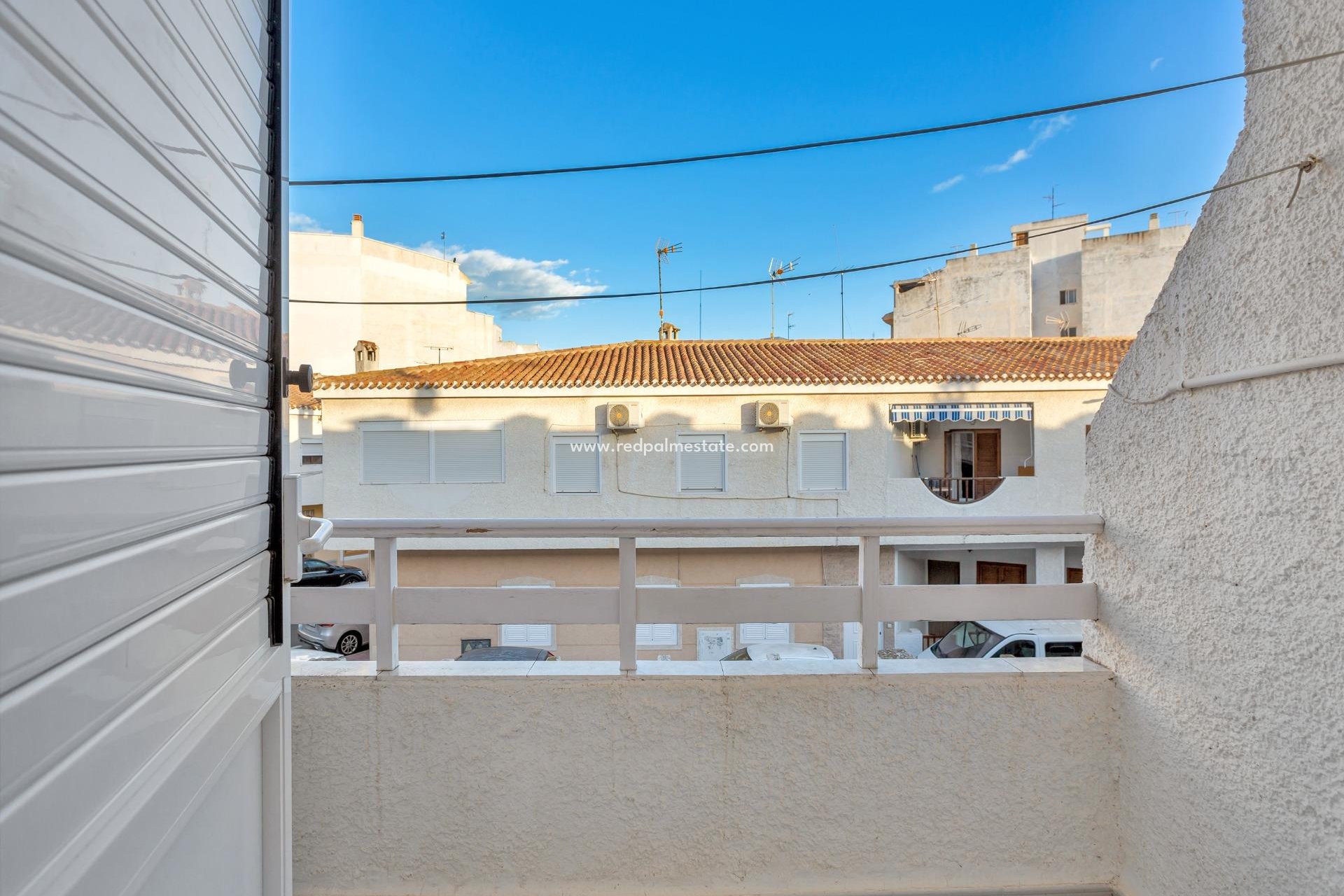 Resale - Terraced house -
Torrevieja - El Acequión - Los Náufragos