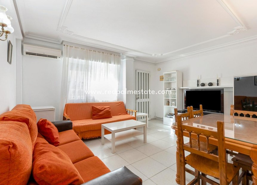 Resale - Terraced house -
Torrevieja - La Mata