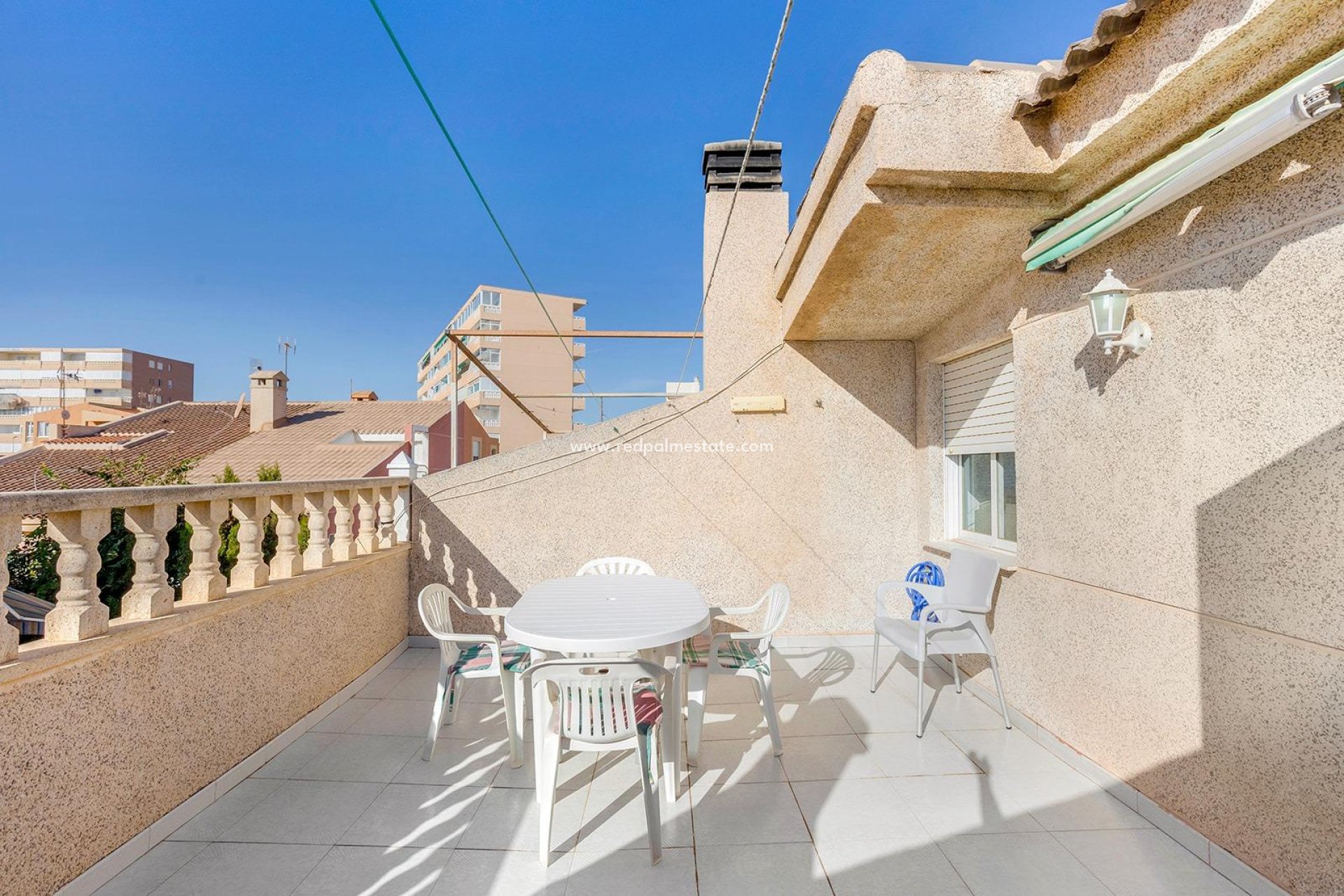 Resale - Terraced house -
Torrevieja - La Mata