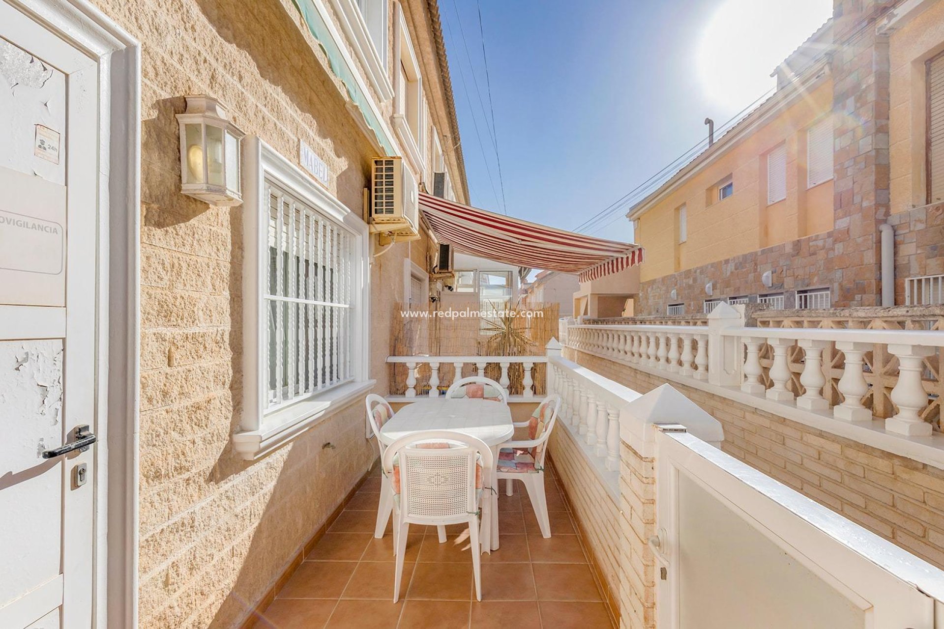 Resale - Terraced house -
Torrevieja - La Mata