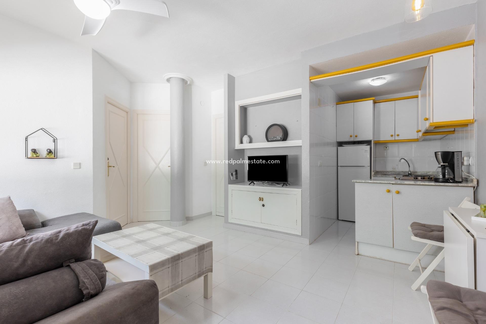 Resale - Terraced house -
Torrevieja - Los Altos