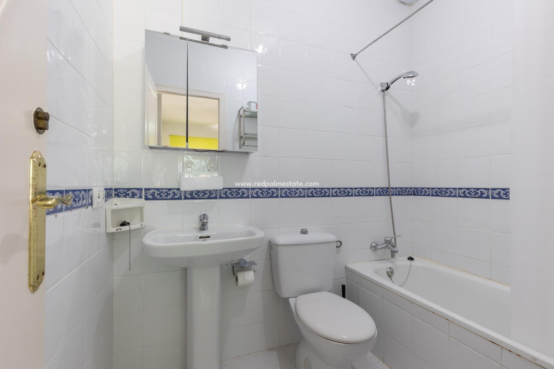 Resale - Terraced house -
Torrevieja - Los Altos