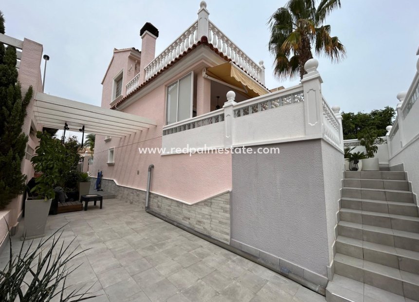 Resale - Terraced house -
Torrevieja - Torreblanca