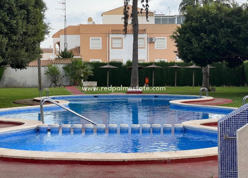 Resale - Terraced house -
Torrevieja - Torretas