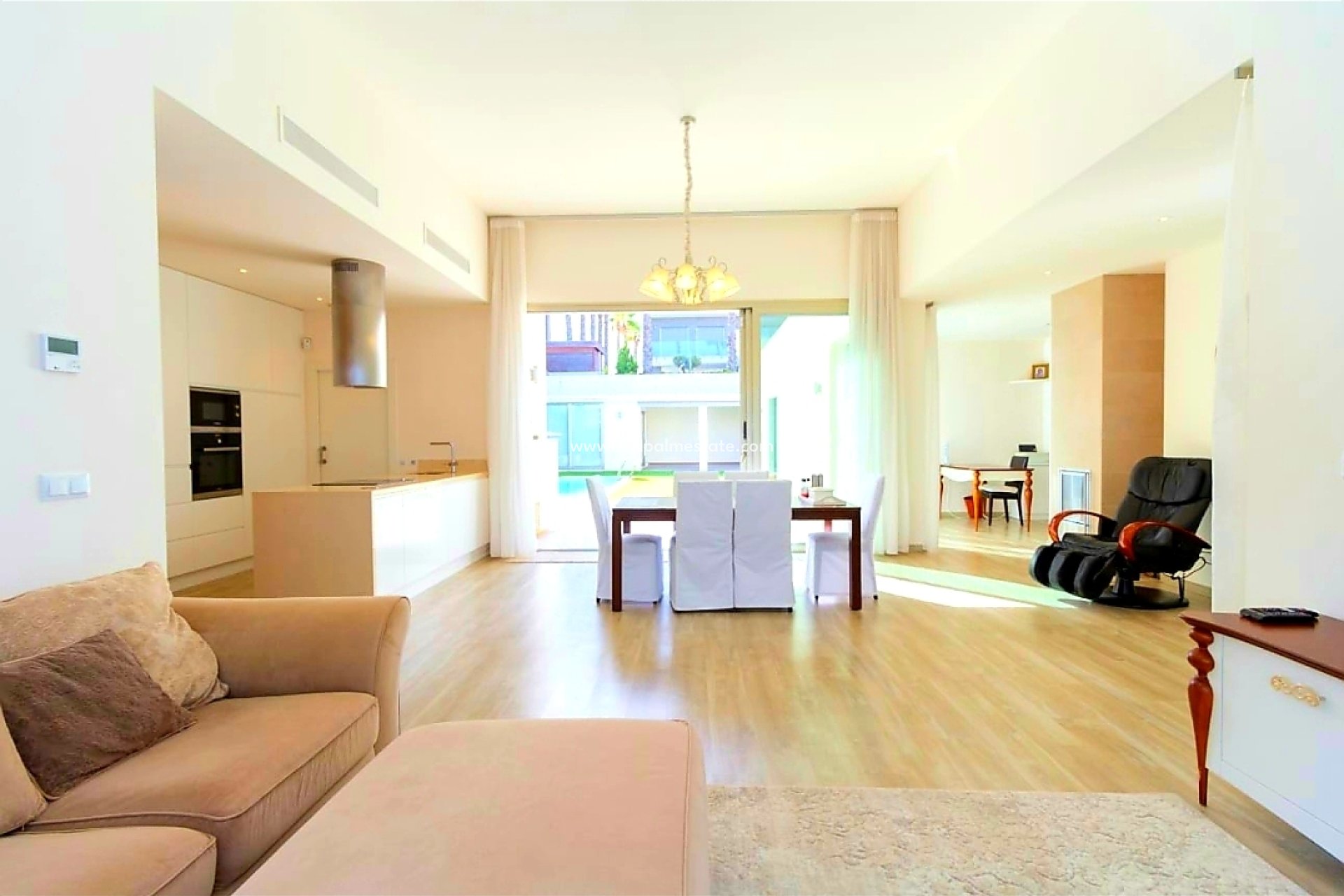 Resale - Town House -
Benijofar