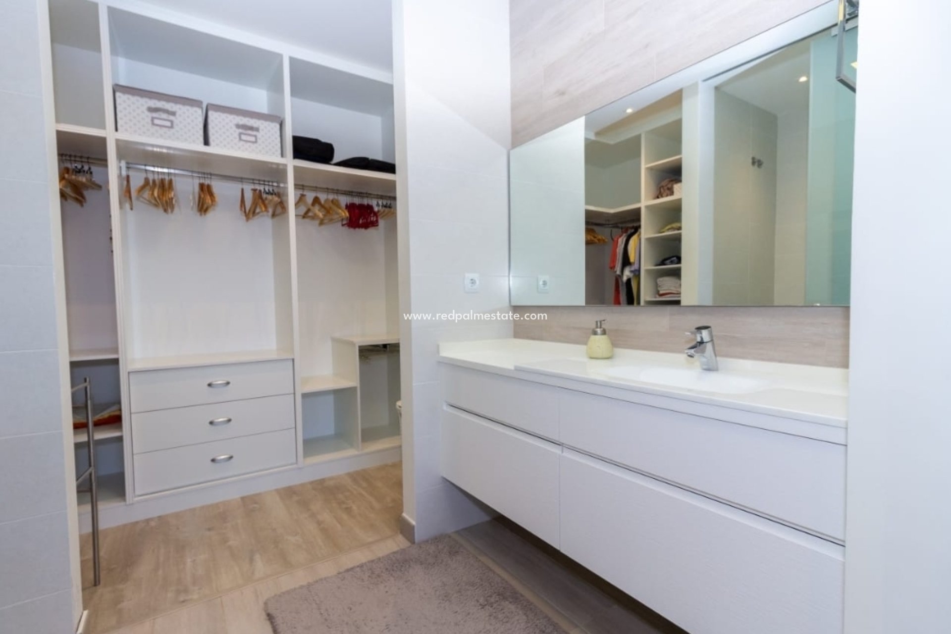 Resale - Town House -
Benijofar