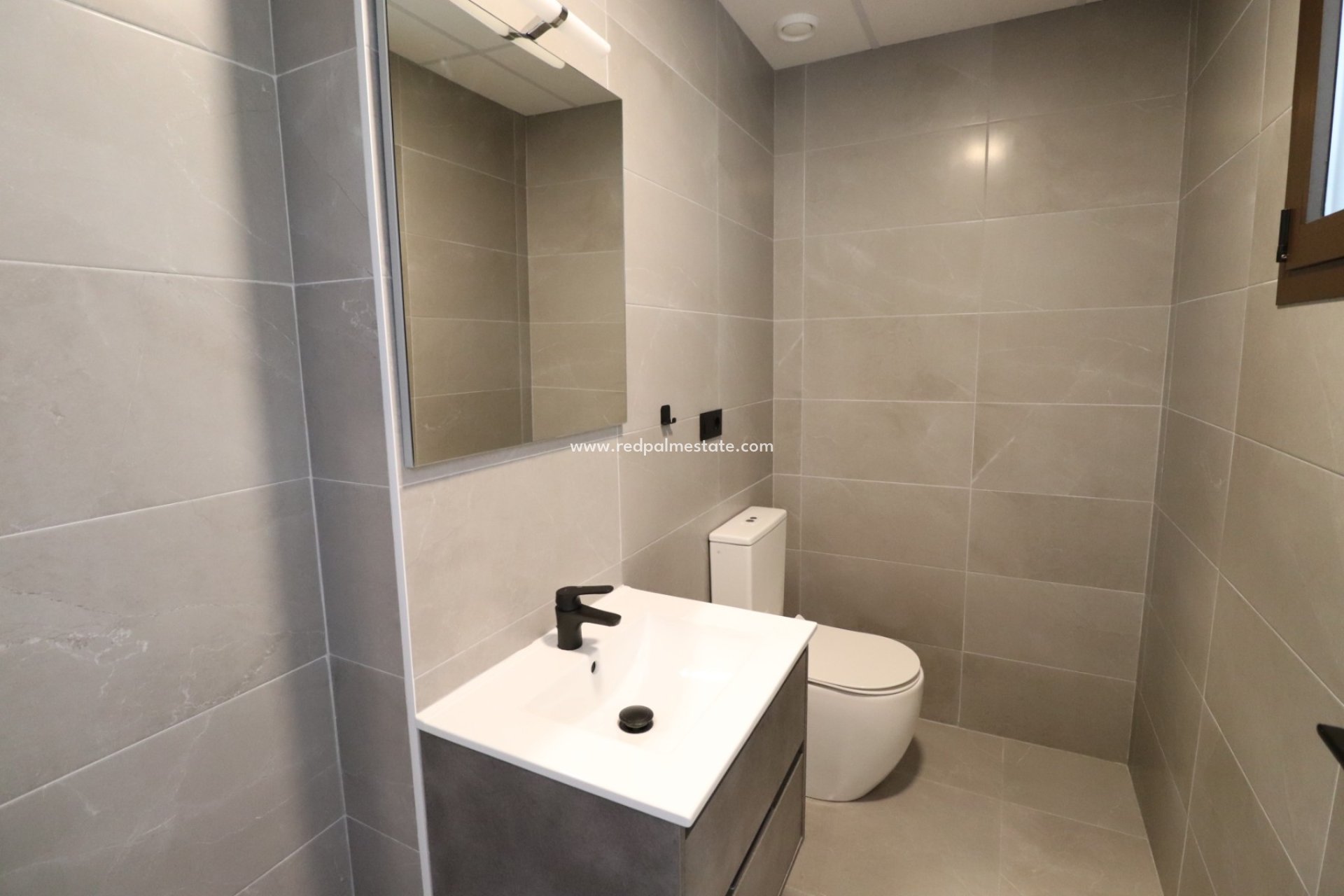 Resale - Town House -
Benijofar