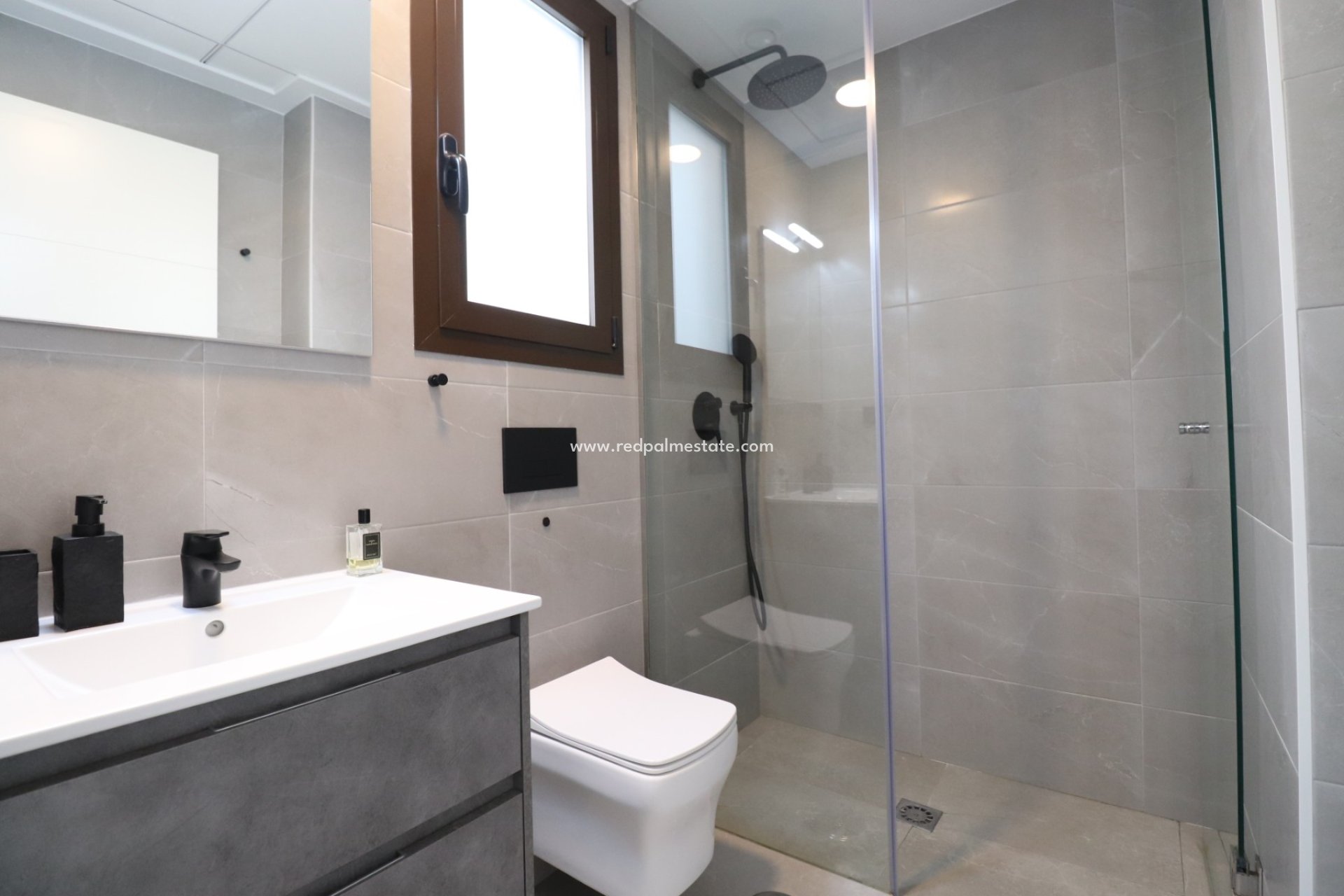 Resale - Town House -
Benijofar