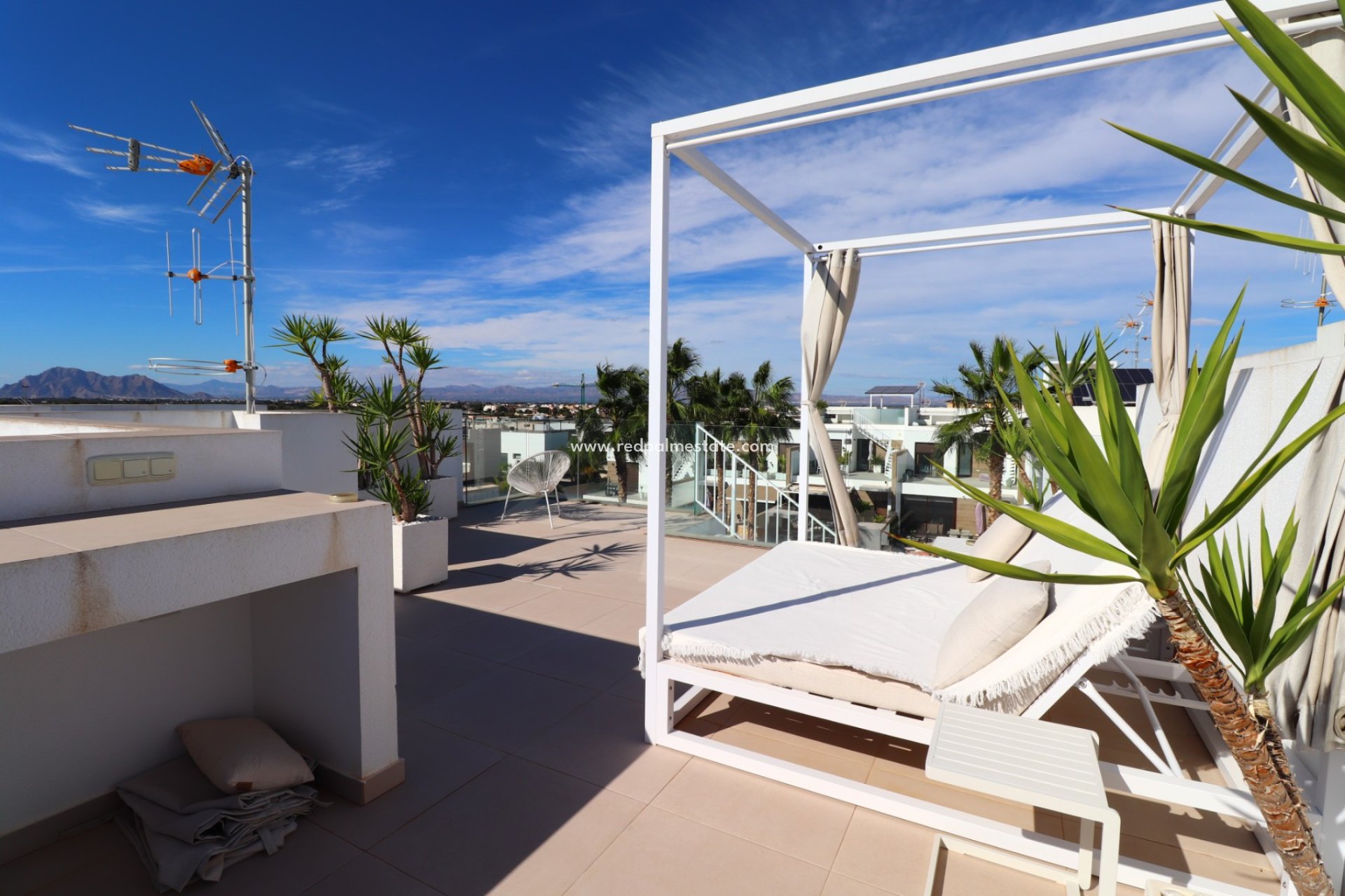 Resale - Town House -
Benijofar