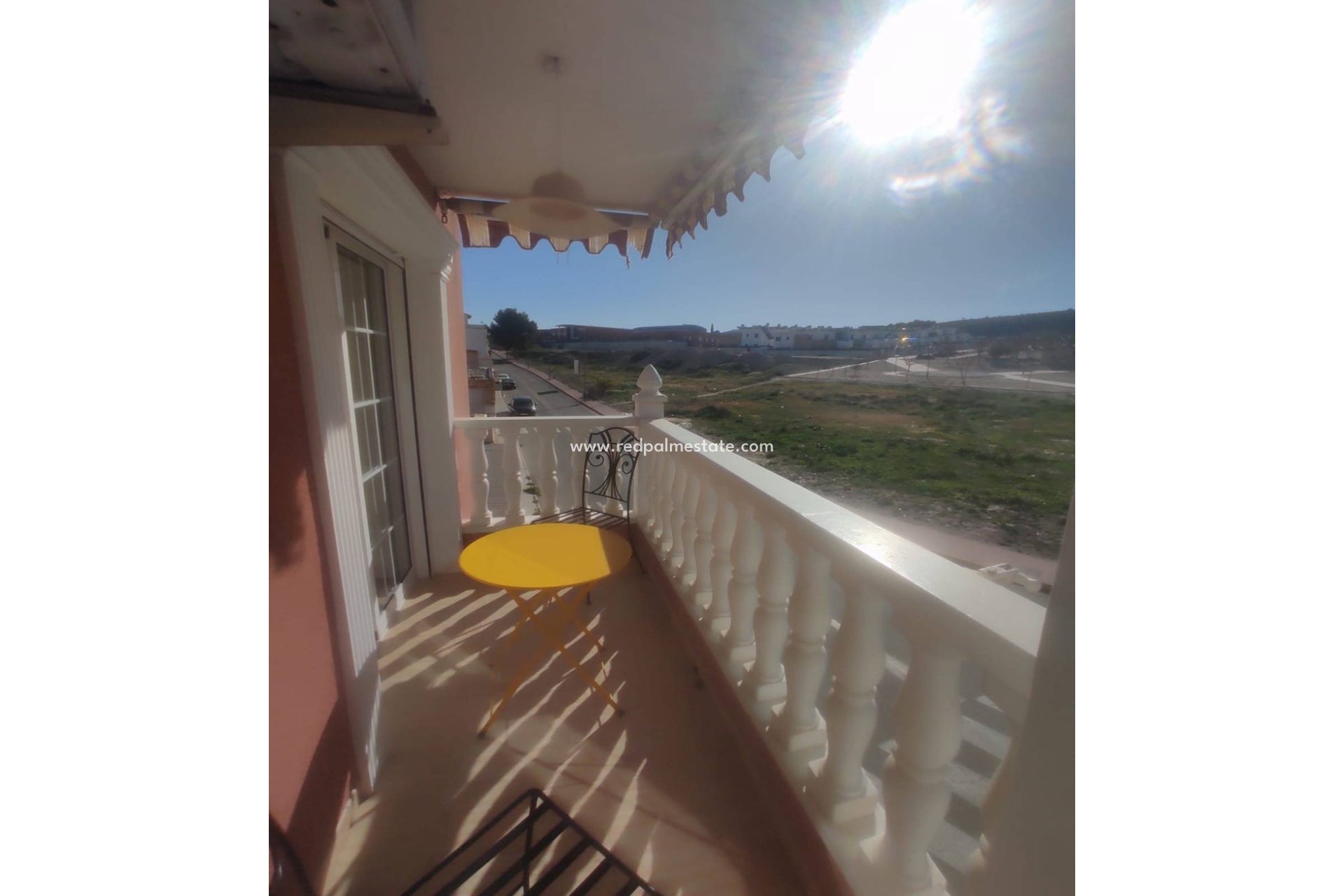 Resale - Town House -
Bigastro