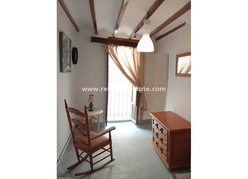 Resale - Town House -
Castell de Castells - Inland
