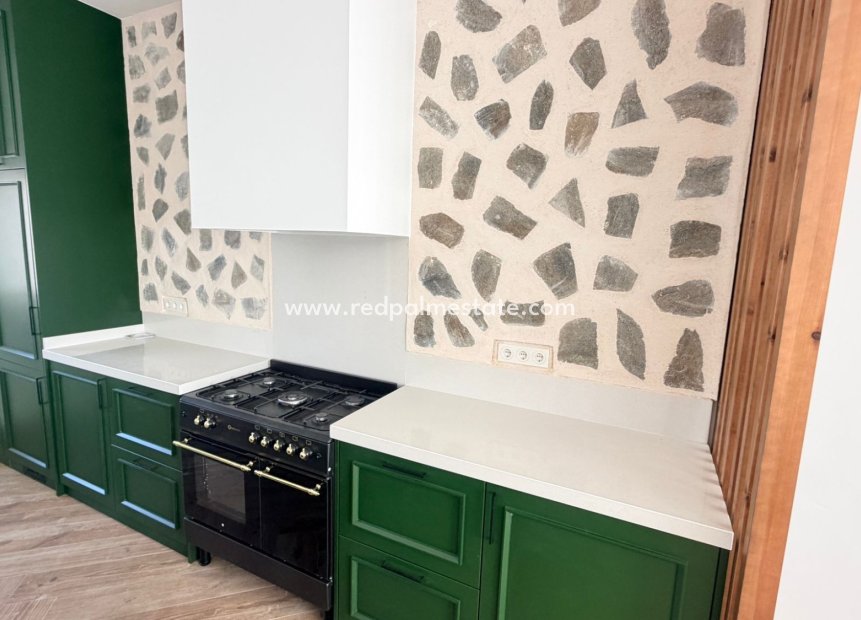 Resale - Town House -
Catral