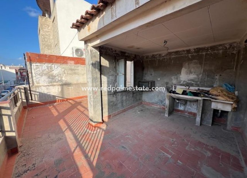 Resale - Town House -
Catral