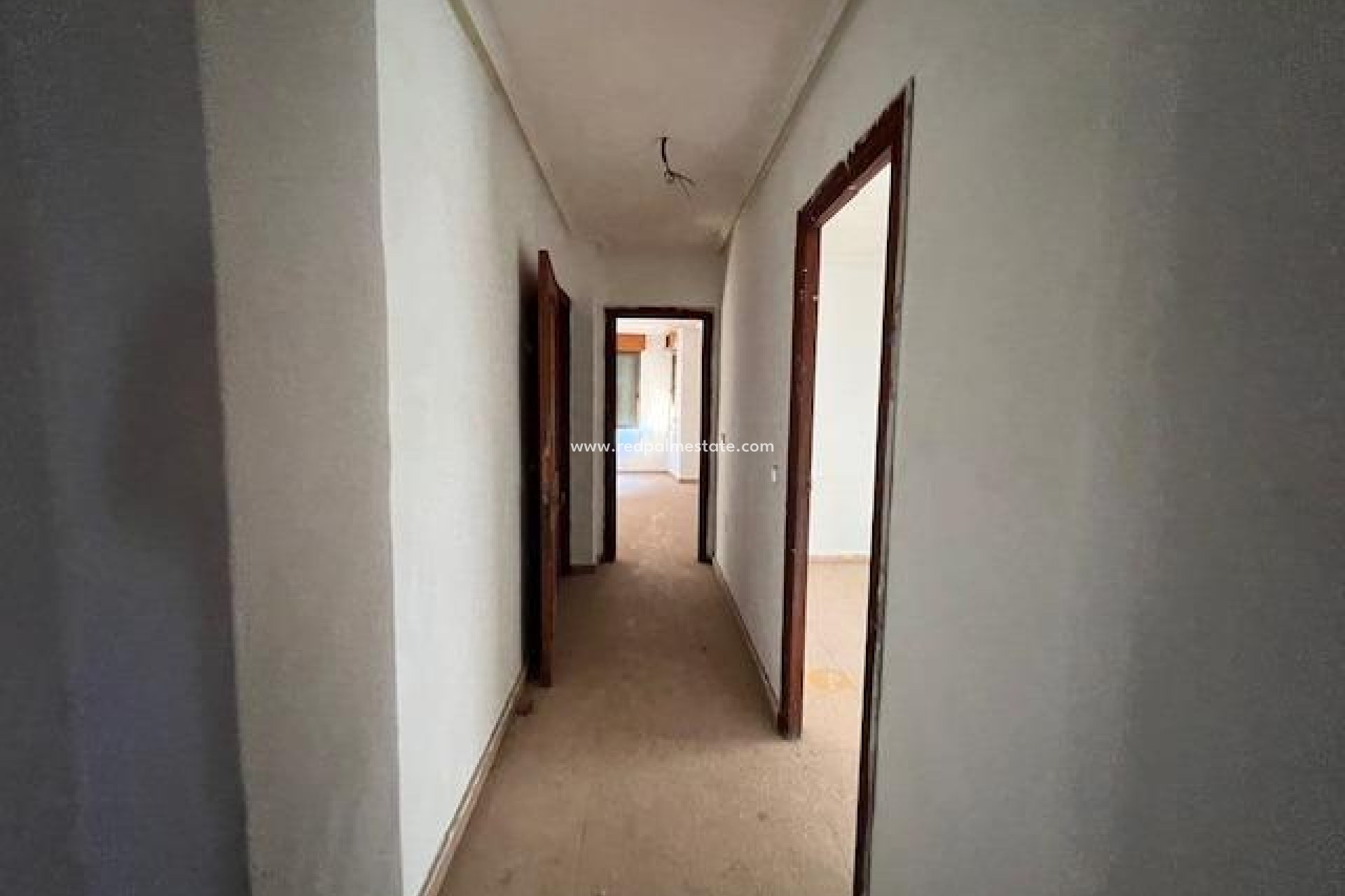 Resale - Town House -
Catral