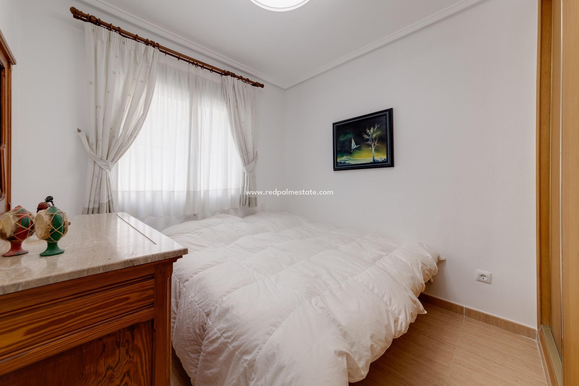 Resale - Town House -
Ciudad Quesada - Altos Del Golf Ii