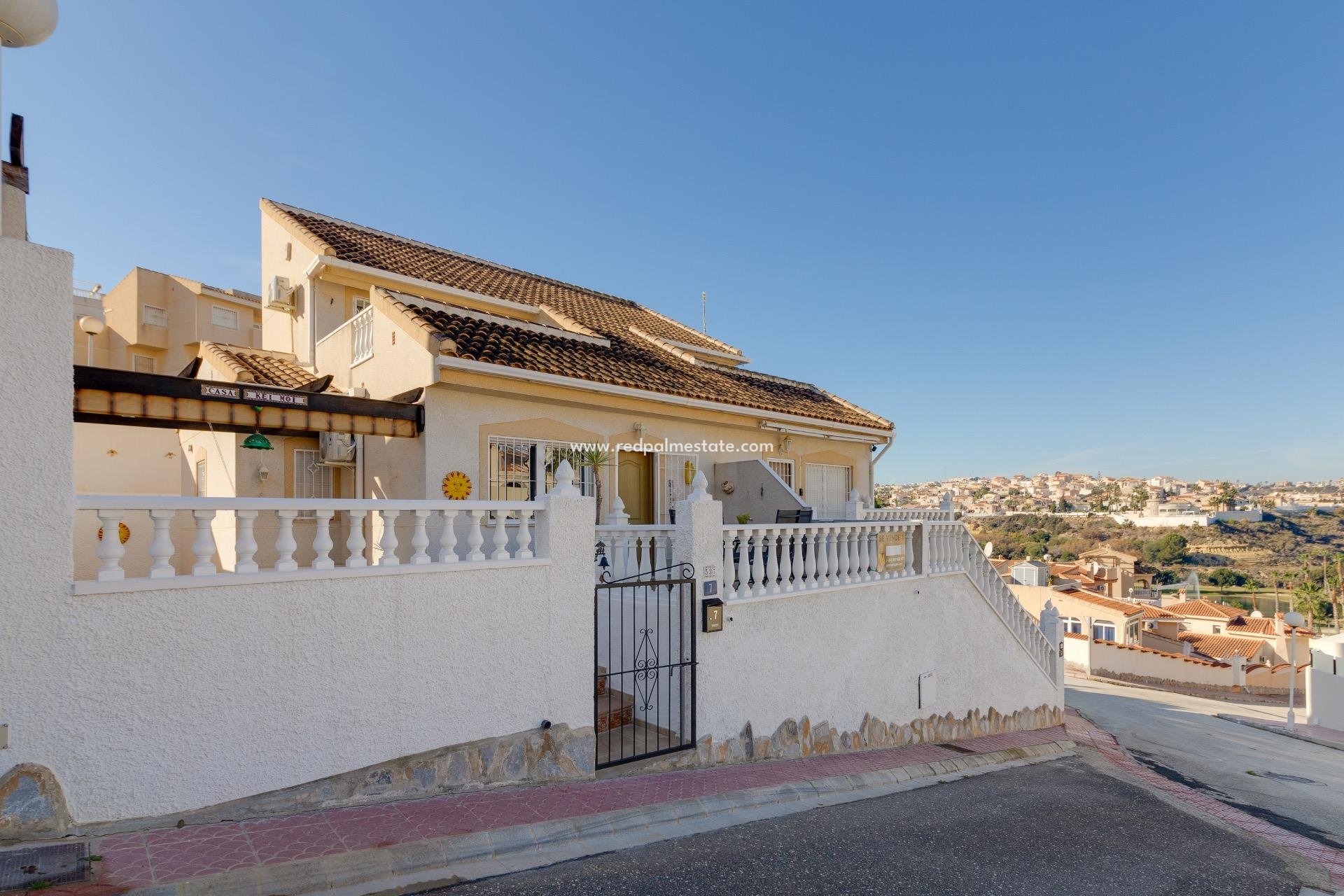 Resale - Town House -
Ciudad quesada - Costa Blanca