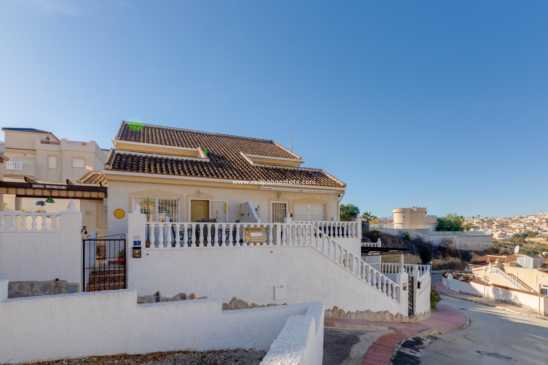 Resale - Town House -
Ciudad quesada - Costa Blanca